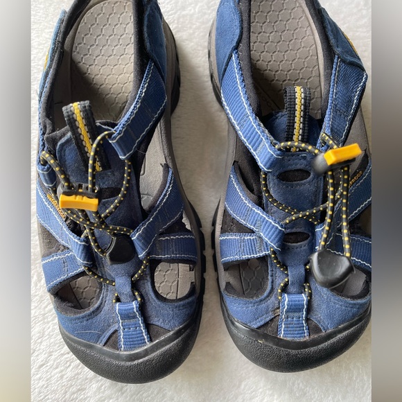 Keen Women’s Blue/Yellow Closed Toe Sandals Size 7 - Picture 3 of 8